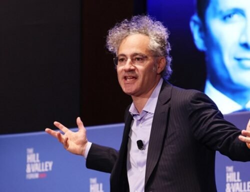 Καλωδιωμένοι για Πόλεμο: Τι περιέχει το “τεχνοφασιστικό” μανιφέστο της Palantir;